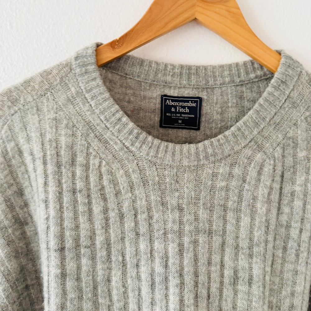 Abercrombie & Fitch Gray Sweater - Picture 2 of 4